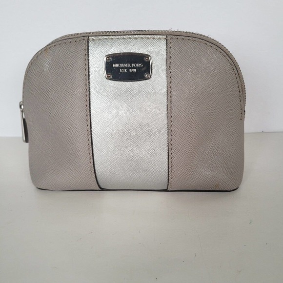 Michael Kors MK Cosmetic Case Pouch Medium Bag Saffiano Gray Silver Leather Logo - Picture 1 of 11